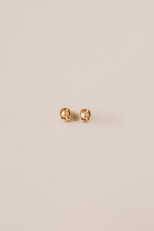 Elegant Square Pearl